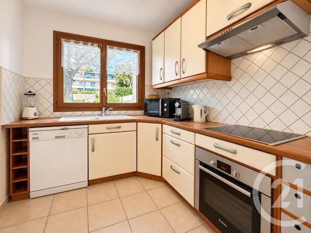 Appartement T3 à vendre - 3 pièces - 59.0 m2 - BORMES LES MIMOSAS - 83 - PROVENCE-ALPES-COTE-D-AZUR - Century 21 Net-Immo Agency