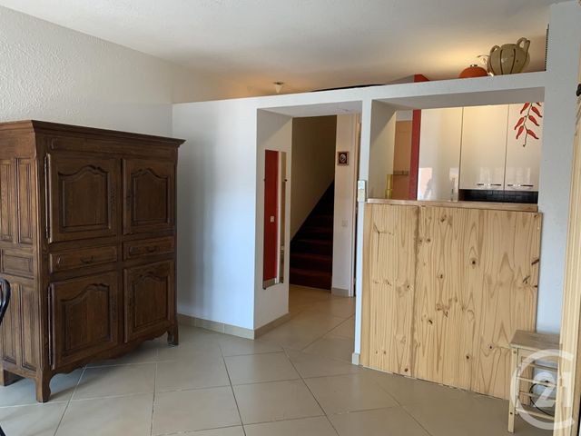 Afficher la photo en grand Studio à vendre - 1 pièce - 28.0 m2 - LE LAVANDOU - 83 - PROVENCE-ALPES-COTE-D-AZUR - Century 21 Net-Immo Agency