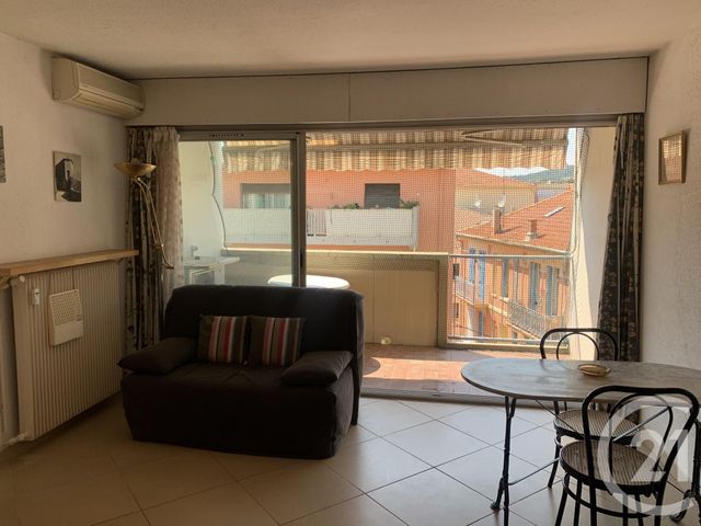 Afficher la photo en grand Studio à vendre - 1 pièce - 28.0 m2 - LE LAVANDOU - 83 - PROVENCE-ALPES-COTE-D-AZUR - Century 21 Net-Immo Agency
