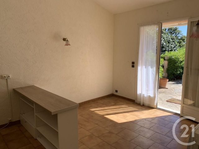 maison à vendre - 2 pièces - 26.71 m2 - LE LAVANDOU - 83 - PROVENCE-ALPES-COTE-D-AZUR - Century 21 Net-Immo Agency maison à vendre - 2 pièces - 26.71 m2 - LE LAVANDOU - 83 - PROVENCE-ALPES-COTE-D-AZUR - Century 21 Net-Immo Agency