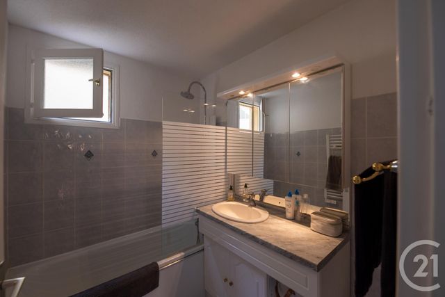 Afficher la photo en grand Appartement F3 à vendre - 3 pièces - 63.78 m2 - LE LAVANDOU - 83 - PROVENCE-ALPES-COTE-D-AZUR - Century 21 Net-Immo Agency