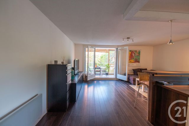 Afficher la photo en grand Appartement F3 à vendre - 3 pièces - 63.78 m2 - LE LAVANDOU - 83 - PROVENCE-ALPES-COTE-D-AZUR - Century 21 Net-Immo Agency