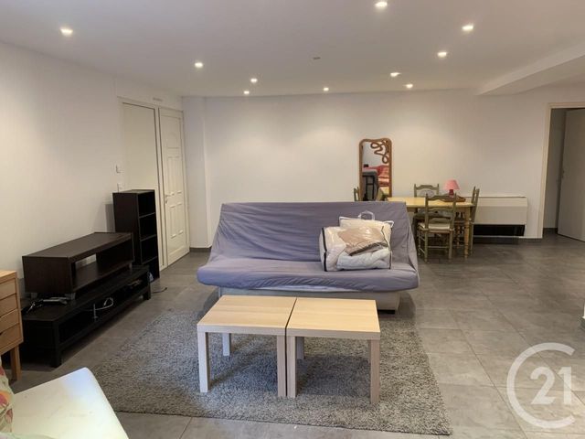 Afficher la photo en grand Appartement F4 à vendre - 4 pièces - 120.0 m2 - LE LAVANDOU - 83 - PROVENCE-ALPES-COTE-D-AZUR - Century 21 Net-Immo Agency
