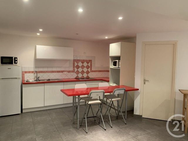 Afficher la photo en grand Appartement F4 à vendre - 4 pièces - 120.0 m2 - LE LAVANDOU - 83 - PROVENCE-ALPES-COTE-D-AZUR - Century 21 Net-Immo Agency