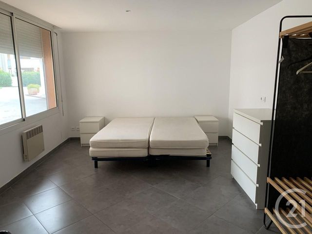 Afficher la photo en grand Appartement F4 à vendre - 4 pièces - 120.0 m2 - LE LAVANDOU - 83 - PROVENCE-ALPES-COTE-D-AZUR - Century 21 Net-Immo Agency