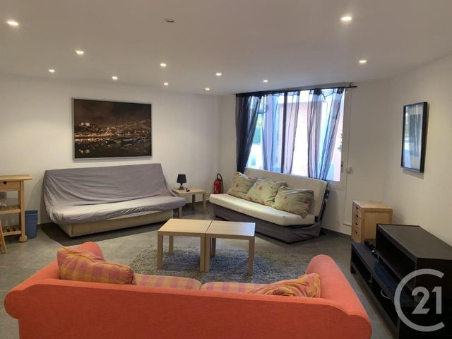 Afficher la photo en grand Appartement F4 à vendre - 4 pièces - 120.0 m2 - LE LAVANDOU - 83 - PROVENCE-ALPES-COTE-D-AZUR - Century 21 Net-Immo Agency