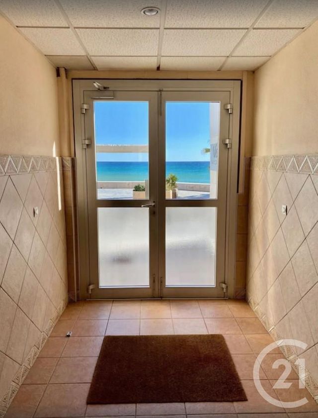 Afficher la photo en grand Appartement F3 à vendre - 3 pièces - 55.0 m2 - LE LAVANDOU - 83 - PROVENCE-ALPES-COTE-D-AZUR - Century 21 Net-Immo Agency