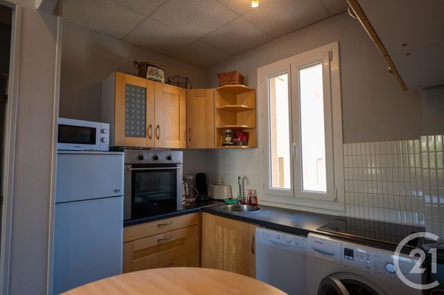 Afficher la photo en grand Appartement F3 à vendre - 3 pièces - 55.0 m2 - LE LAVANDOU - 83 - PROVENCE-ALPES-COTE-D-AZUR - Century 21 Net-Immo Agency