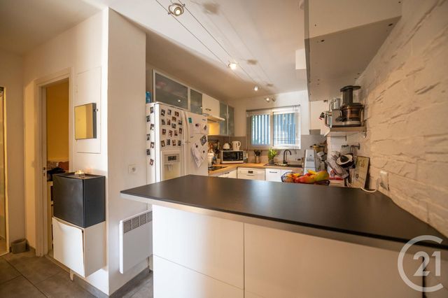 Afficher la photo en grand Appartement T2 à vendre - 2 pièces - 41.13 m2 - LE LAVANDOU - 83 - PROVENCE-ALPES-COTE-D-AZUR - Century 21 Net-Immo Agency