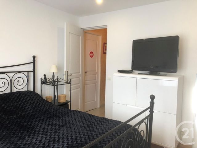 Afficher la photo en grand Appartement T4 à vendre - 4 pièces - 78.76 m2 - LE LAVANDOU - 83 - PROVENCE-ALPES-COTE-D-AZUR - Century 21 Net-Immo Agency