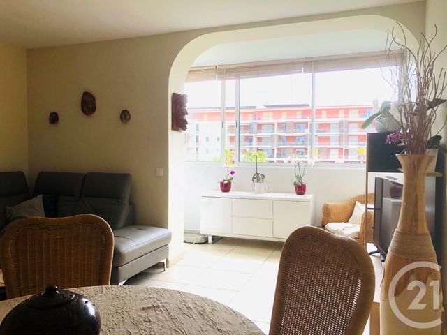 Afficher la photo en grand Appartement T4 à vendre - 4 pièces - 78.76 m2 - LE LAVANDOU - 83 - PROVENCE-ALPES-COTE-D-AZUR - Century 21 Net-Immo Agency