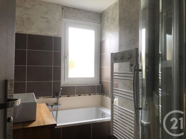 Afficher la photo en grand Appartement T4 à vendre - 4 pièces - 78.76 m2 - LE LAVANDOU - 83 - PROVENCE-ALPES-COTE-D-AZUR - Century 21 Net-Immo Agency