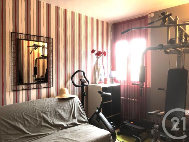 Afficher la photo en grand Appartement T4 à vendre - 4 pièces - 78.76 m2 - LE LAVANDOU - 83 - PROVENCE-ALPES-COTE-D-AZUR - Century 21 Net-Immo Agency