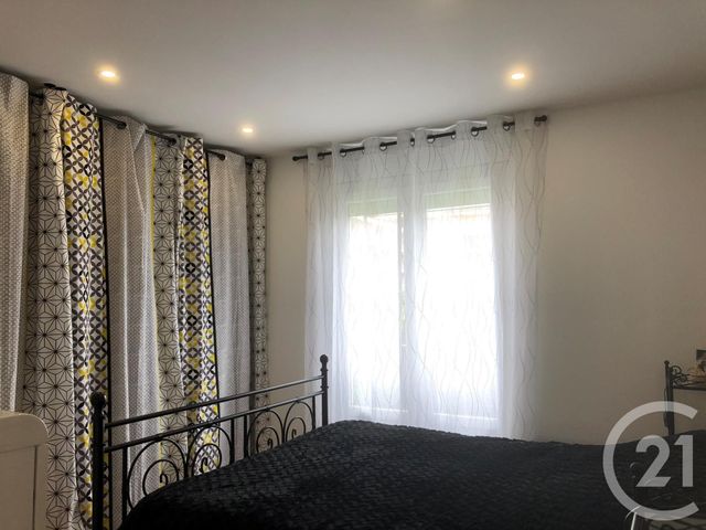 Afficher la photo en grand Appartement T4 à vendre - 4 pièces - 78.76 m2 - LE LAVANDOU - 83 - PROVENCE-ALPES-COTE-D-AZUR - Century 21 Net-Immo Agency
