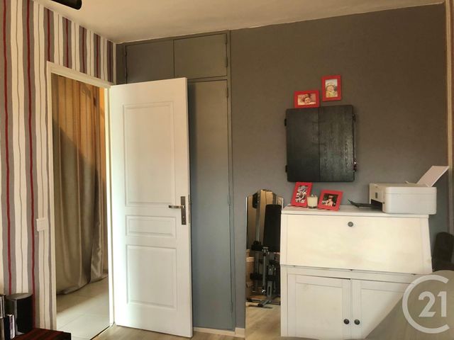 Afficher la photo en grand Appartement T4 à vendre - 4 pièces - 78.76 m2 - LE LAVANDOU - 83 - PROVENCE-ALPES-COTE-D-AZUR - Century 21 Net-Immo Agency