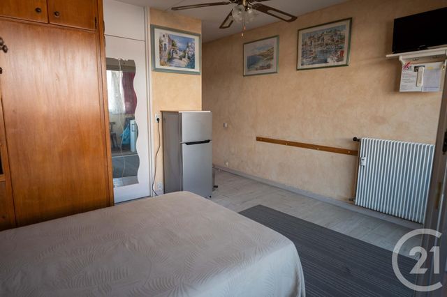 Studio à vendre - 1 pièce - 16.45 m2 - LE LAVANDOU - 83 - PROVENCE-ALPES-COTE-D-AZUR - Century 21 Net-Immo Agency Studio à vendre - 1 pièce - 16.45 m2 - LE LAVANDOU - 83 - PROVENCE-ALPES-COTE-D-AZUR - Century 21 Net-Immo Agency