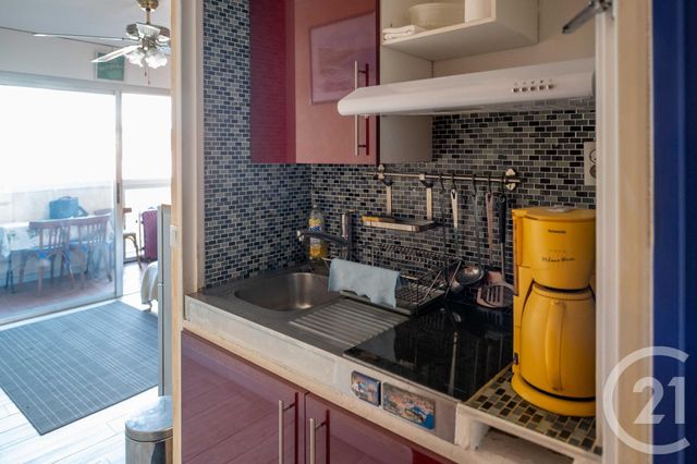Studio à vendre - 1 pièce - 16.45 m2 - LE LAVANDOU - 83 - PROVENCE-ALPES-COTE-D-AZUR - Century 21 Net-Immo Agency Studio à vendre - 1 pièce - 16.45 m2 - LE LAVANDOU - 83 - PROVENCE-ALPES-COTE-D-AZUR - Century 21 Net-Immo Agency