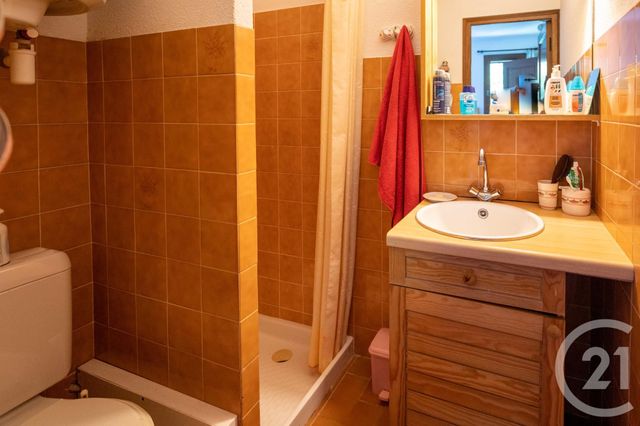Studio Cabine à vendre - 1 pièce - 25.0 m2 - LE LAVANDOU - 83 - PROVENCE-ALPES-COTE-D-AZUR - Century 21 Net-Immo Agency Studio Cabine à vendre - 1 pièce - 25.0 m2 - LE LAVANDOU - 83 - PROVENCE-ALPES-COTE-D-AZUR - Century 21 Net-Immo Agency