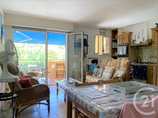 appartement à vendre - 3 pièces - 56.0 m2 - LE LAVANDOU - 83 - PROVENCE-ALPES-COTE-D-AZUR - Century 21 Net-Immo Agency appartement à vendre - 3 pièces - 56.0 m2 - LE LAVANDOU - 83 - PROVENCE-ALPES-COTE-D-AZUR - Century 21 Net-Immo Agency