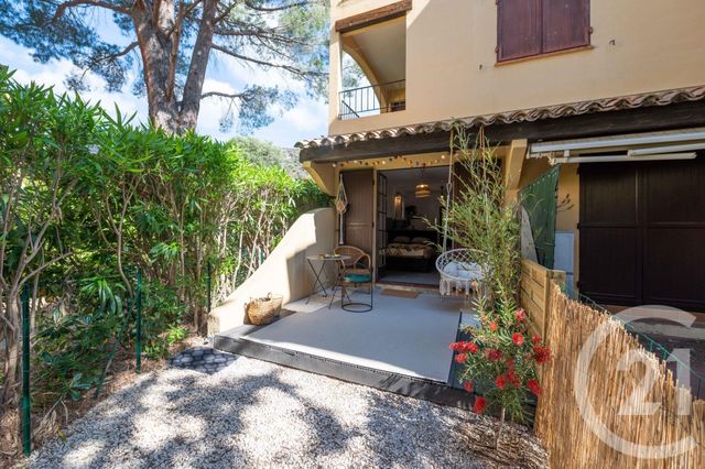 Appartement F1 à vendre - 1 pièce - 20.0 m2 - LE LAVANDOU - 83 - PROVENCE-ALPES-COTE-D-AZUR - Century 21 Net-Immo Agency Appartement F1 à vendre - 1 pièce - 20.0 m2 - LE LAVANDOU - 83 - PROVENCE-ALPES-COTE-D-AZUR - Century 21 Net-Immo Agency