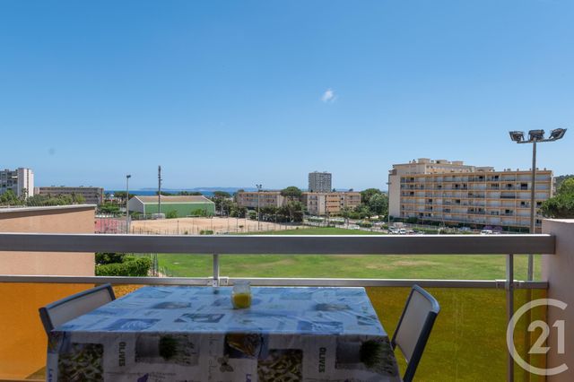 Afficher la photo en grand Appartement F3 à vendre - 3 pièces - 58.37 m2 - LE LAVANDOU - 83 - PROVENCE-ALPES-COTE-D-AZUR - Century 21 Net-Immo Agency