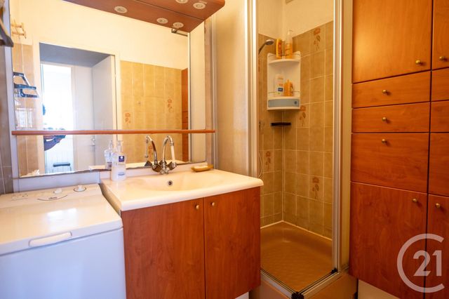 Afficher la photo en grand Appartement F3 à vendre - 3 pièces - 58.37 m2 - LE LAVANDOU - 83 - PROVENCE-ALPES-COTE-D-AZUR - Century 21 Net-Immo Agency