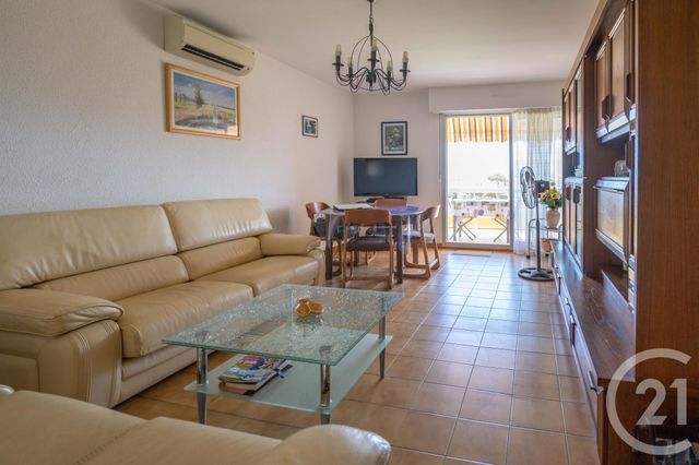 Afficher la photo en grand Appartement F3 à vendre - 3 pièces - 58.37 m2 - LE LAVANDOU - 83 - PROVENCE-ALPES-COTE-D-AZUR - Century 21 Net-Immo Agency