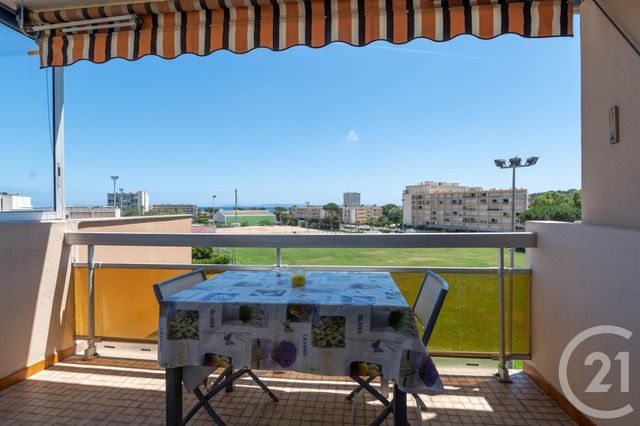 Afficher la photo en grand Appartement F3 à vendre - 3 pièces - 58.37 m2 - LE LAVANDOU - 83 - PROVENCE-ALPES-COTE-D-AZUR - Century 21 Net-Immo Agency