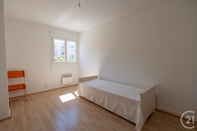 Afficher la photo en grand Appartement F3 à vendre - 3 pièces - 60.18 m2 - LE LAVANDOU - 83 - PROVENCE-ALPES-COTE-D-AZUR - Century 21 Net-Immo Agency