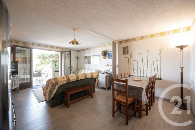 Afficher la photo en grand Appartement F2 à vendre - 2 pièces - 49.43 m2 - LE LAVANDOU - 83 - PROVENCE-ALPES-COTE-D-AZUR - Century 21 Net-Immo Agency