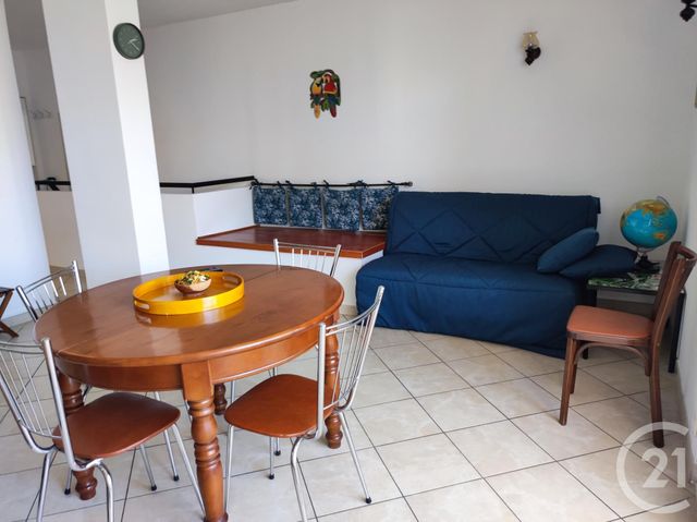 Appartement Duplex à louer - 3 pièces - 61.0 m2 - LE LAVANDOU - 83 - PROVENCE-ALPES-COTE-D-AZUR - Century 21 Net-Immo Agency