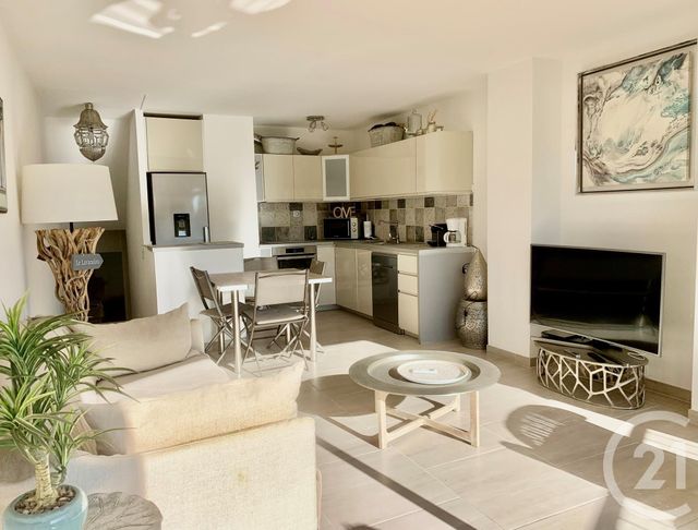 Appartement T2 à vendre - 2 pièces - 48.47 m2 - LE LAVANDOU - 83 - PROVENCE-ALPES-COTE-D-AZUR - Century 21 Net-Immo Agency