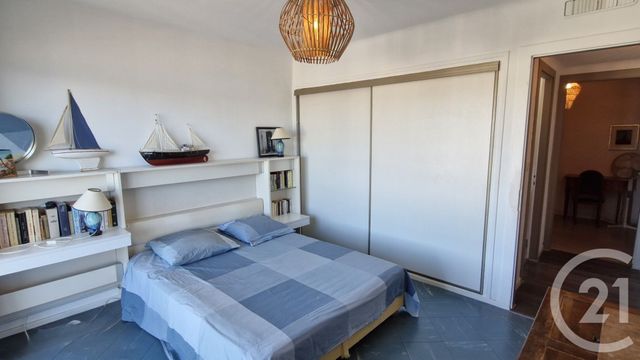 Appartement F5 à vendre - 5 pièces - 110.0 m2 - LE LAVANDOU - 83 - PROVENCE-ALPES-COTE-D-AZUR - Century 21 Net-Immo Agency